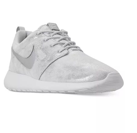 nike women's roshe one casual sneakers